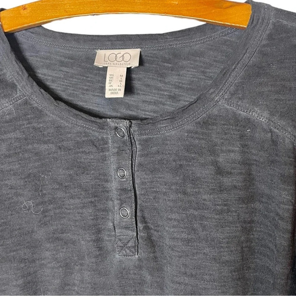 LOGO by Lori Goldstein Size Medium Distressed Cotton Slub 3/4 Sleeve Top Black - Picture 3 of 8